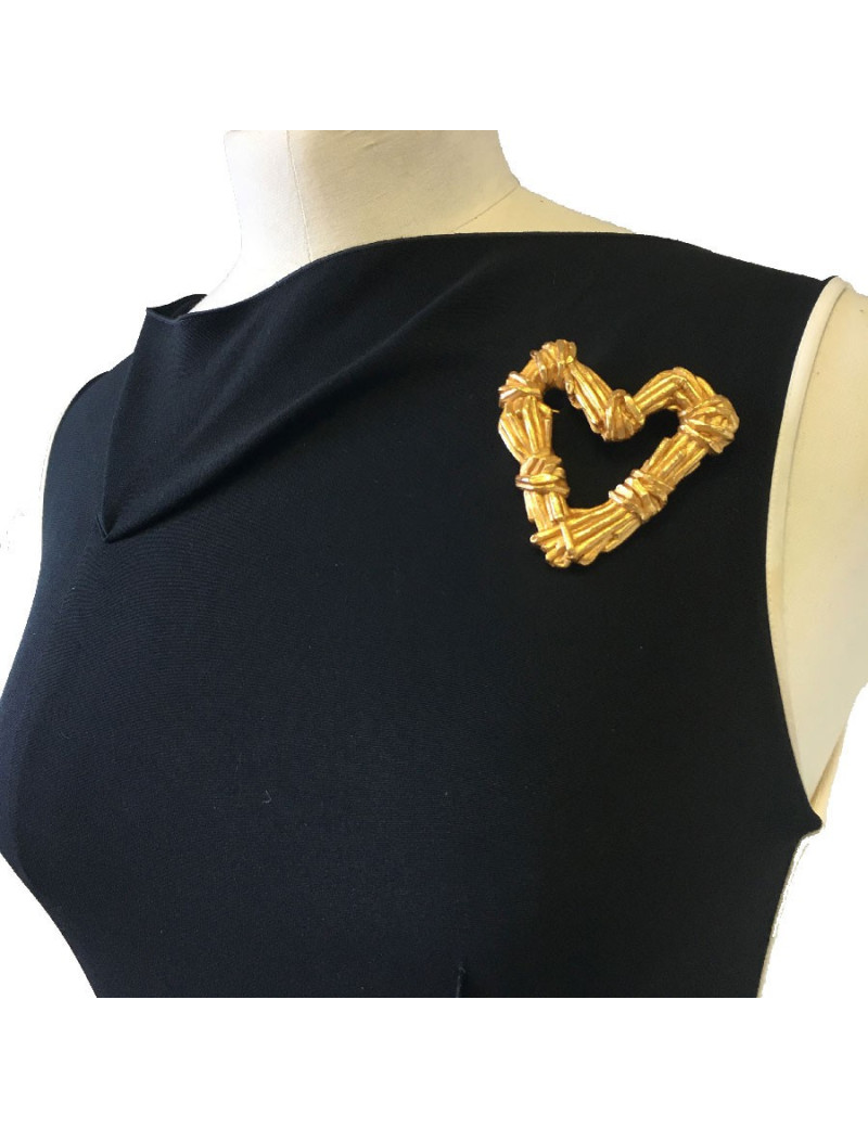 Broche CHRISTIAN LACROIX coeur en métal doré
