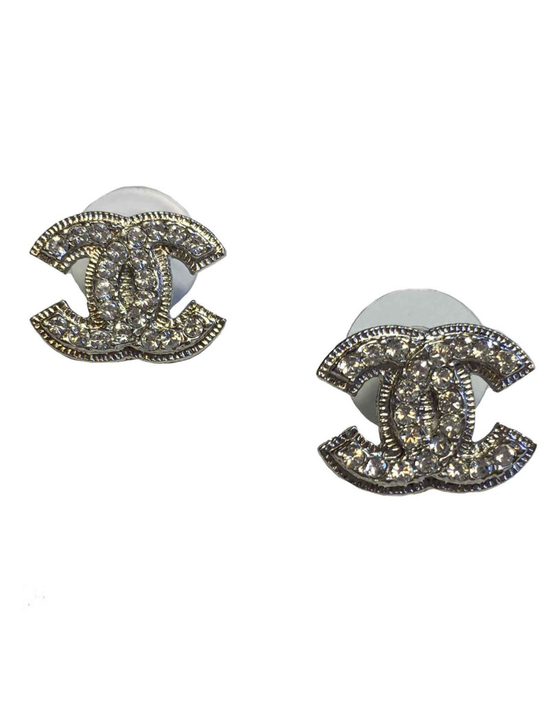 Boucles d'oreille clous CHANEL CC en métal argenté et strass