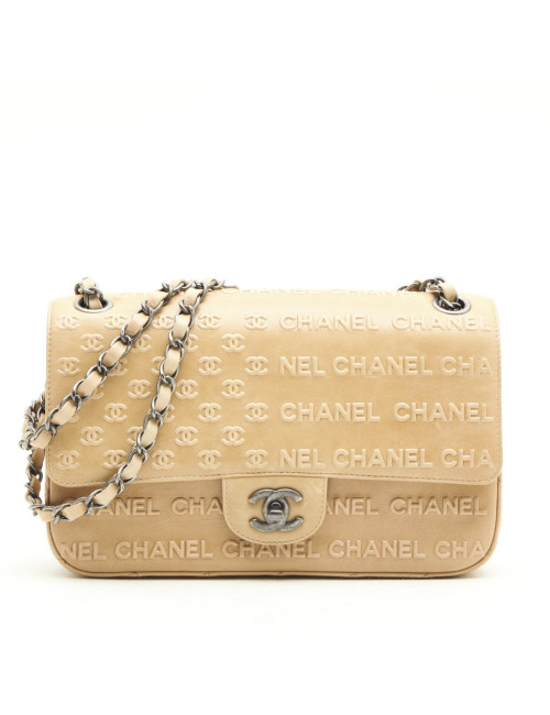 Sac CHANEL cuir d'agneau embossé "CC CHANEL" beige