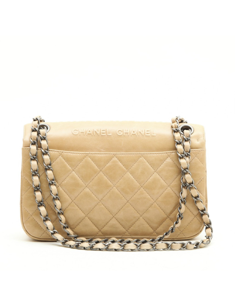 Sac CHANEL cuir d'agneau embossé "CC CHANEL" beige