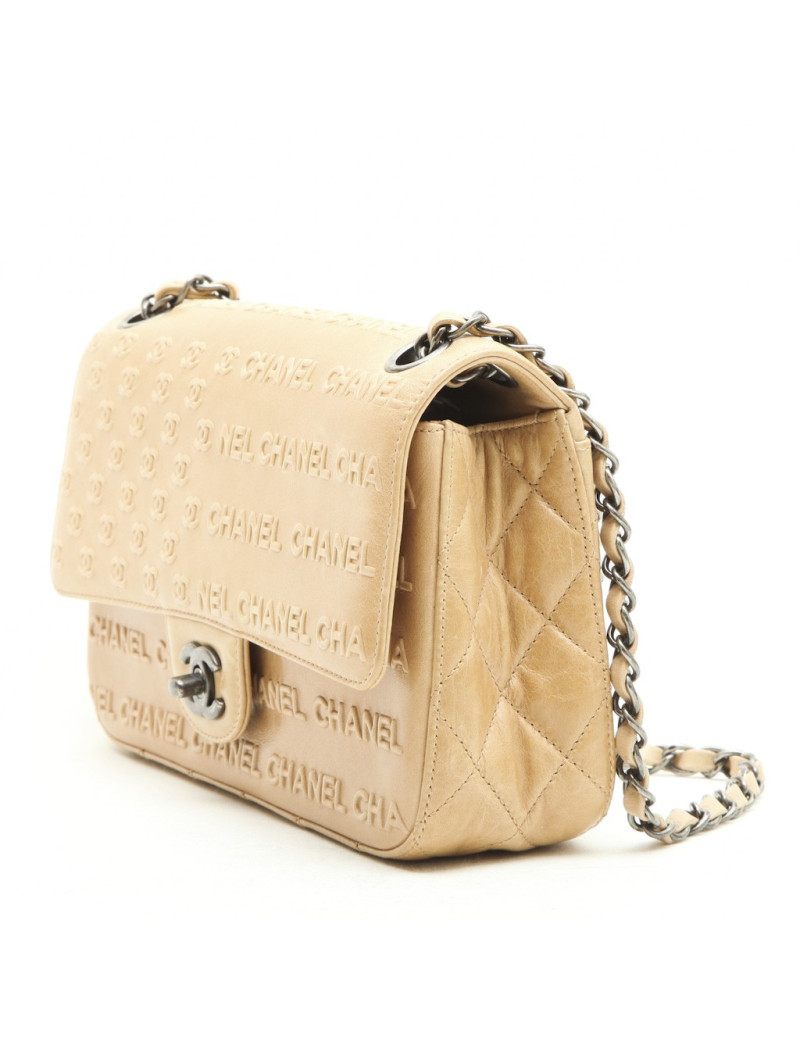 Sac CHANEL cuir d'agneau embossé "CC CHANEL" beige