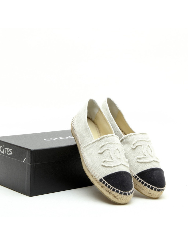 CHANEL Espadrilles in Black and Beige Two-Tones Canvas Size 40FR