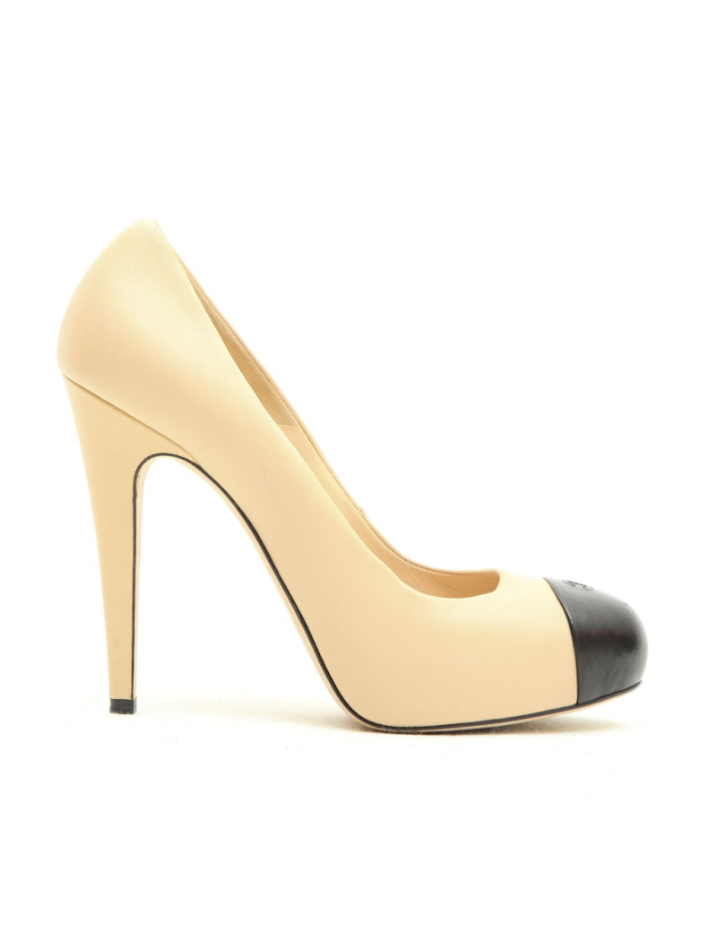 Escarpins T 39.5 CHANEL bicolores
