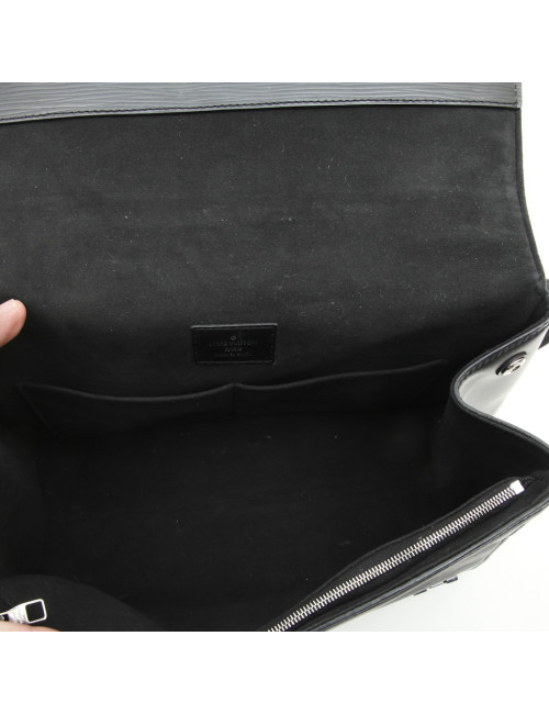 LOUIS VUITTON bag in black épi leather