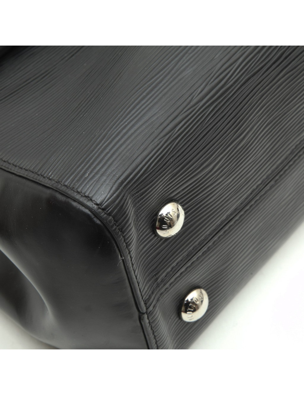 LOUIS VUITTON bag in black épi leather