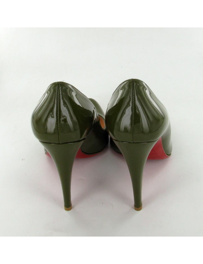 LOUBOUTIN T39 cuir vernis vert
