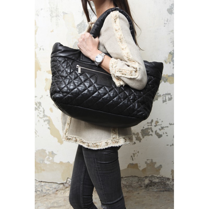 CHANEL 'Cocoon' bag in black quilted grained leather - VALOIS VINTAGE PARIS