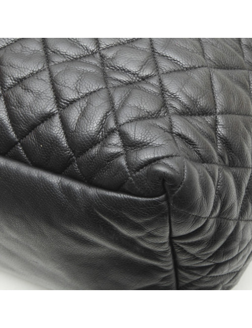 CHANEL 'Cocoon' bag in black quilted grained leather