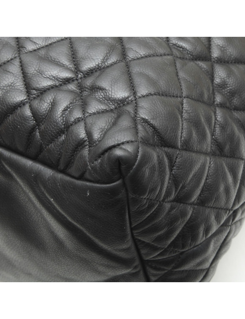 Sac Cocoon CHANEL matelassé  cuir d'agneau noir