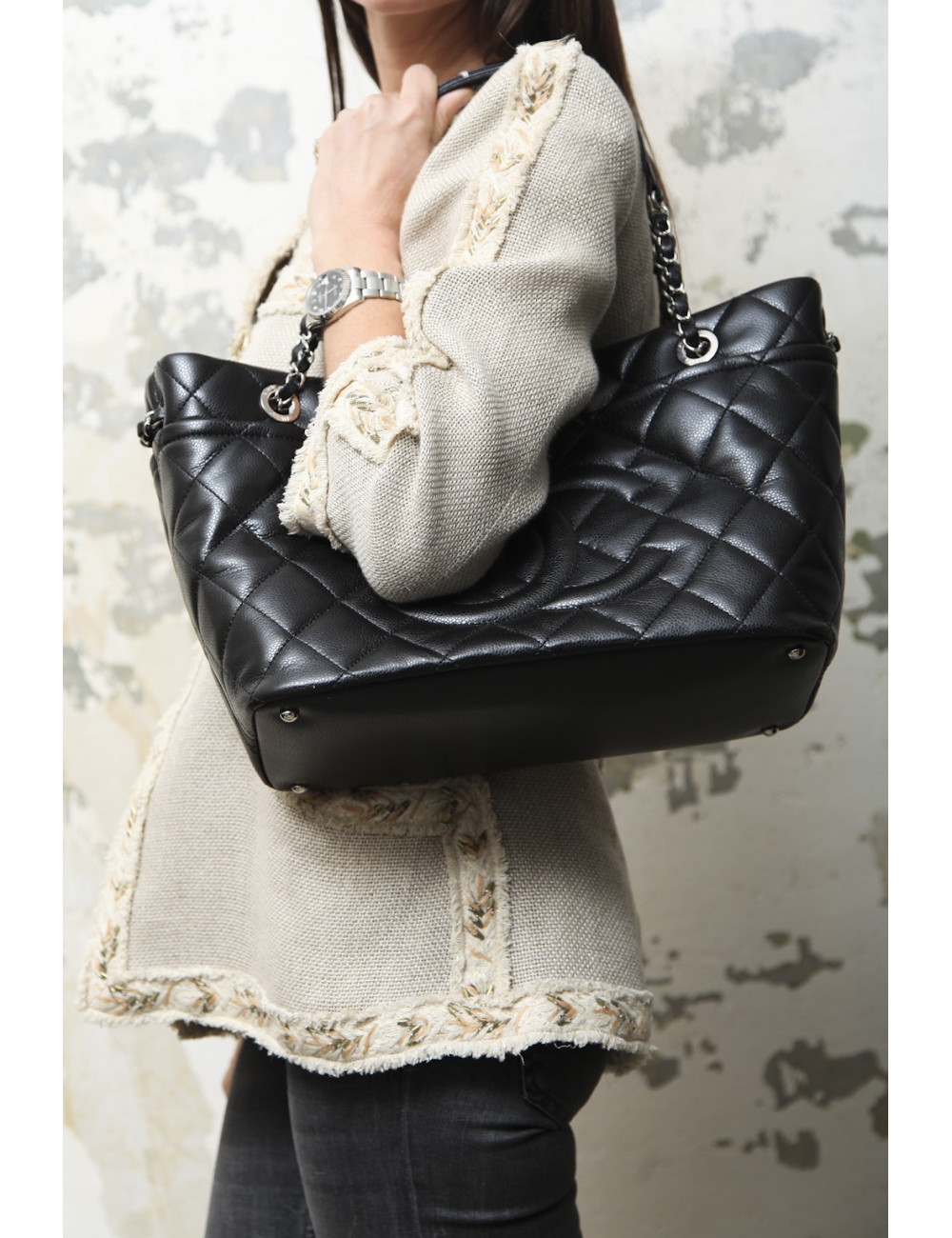 Sac cabas CHANEL en cuir graine noir