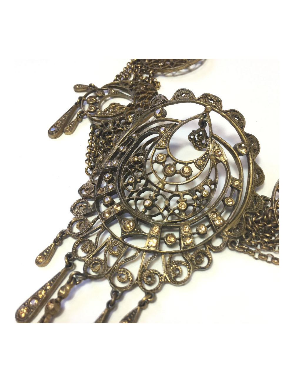 Collier CHRISTIAN DIOR vintage en métal filigrané cuivré, strass jaunes