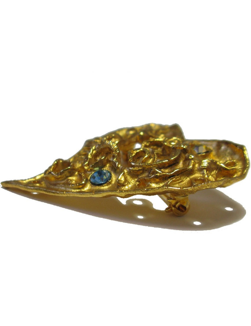 CHRISTIAN LACROIX heart brooch in gilt metal and rhinestones