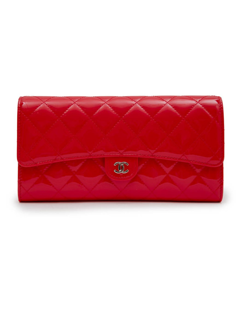 Pochette CHANEL cuir verni corail 