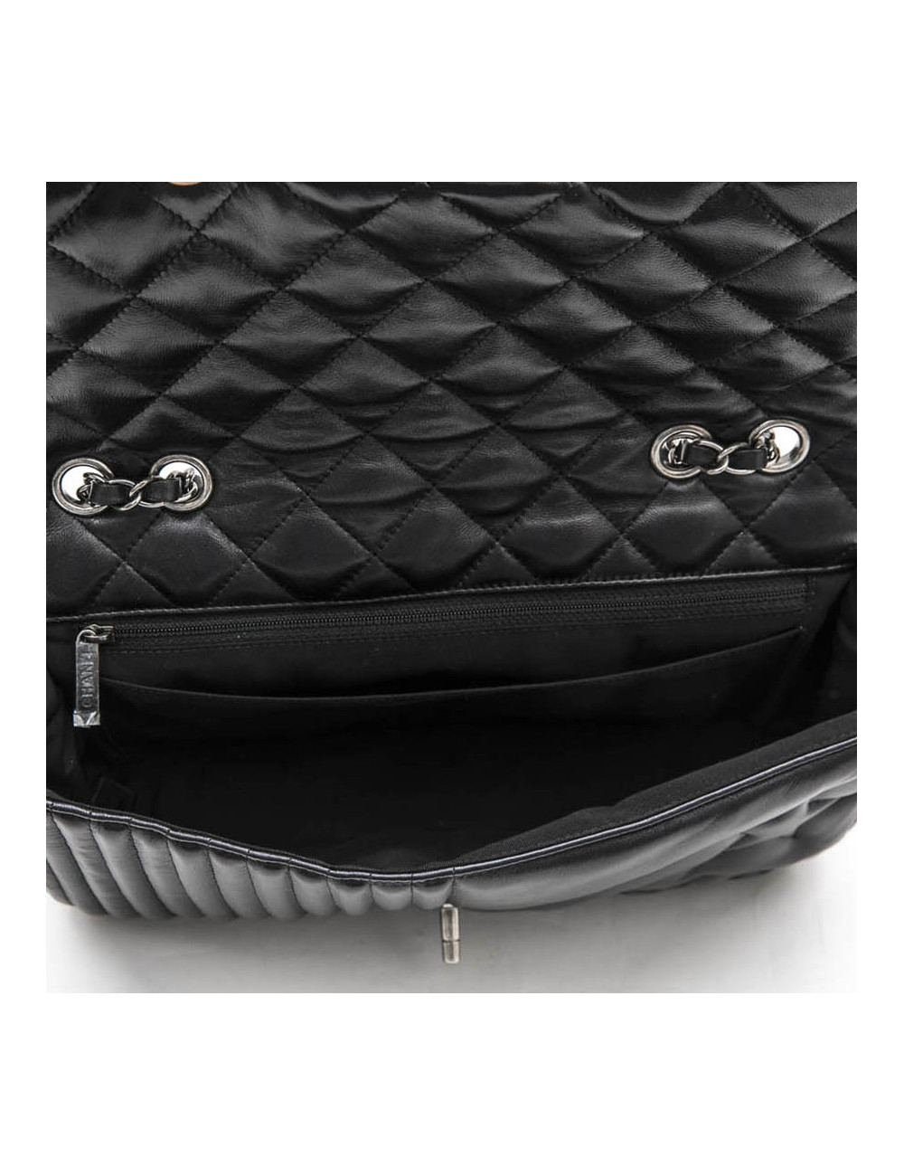 Sac "Paris Dallas" CHANEL en cuir d'agneau lisse noir