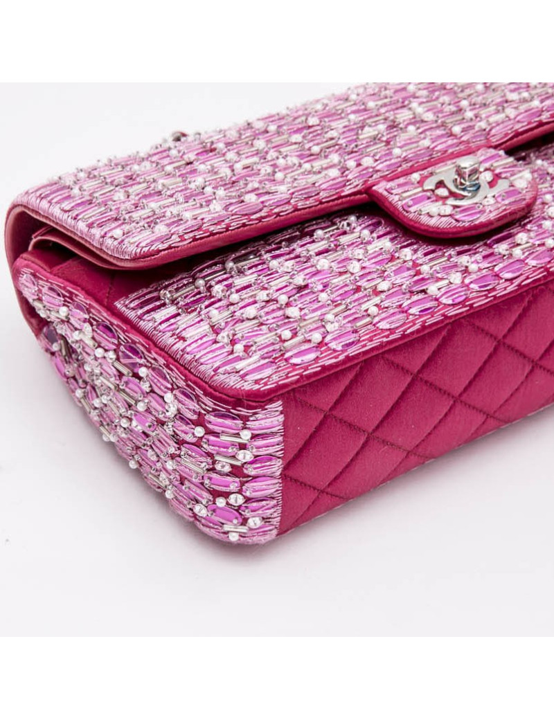 CHANEL couture double flap bag in iridescent fuchsia smooth lambskin and embroidered