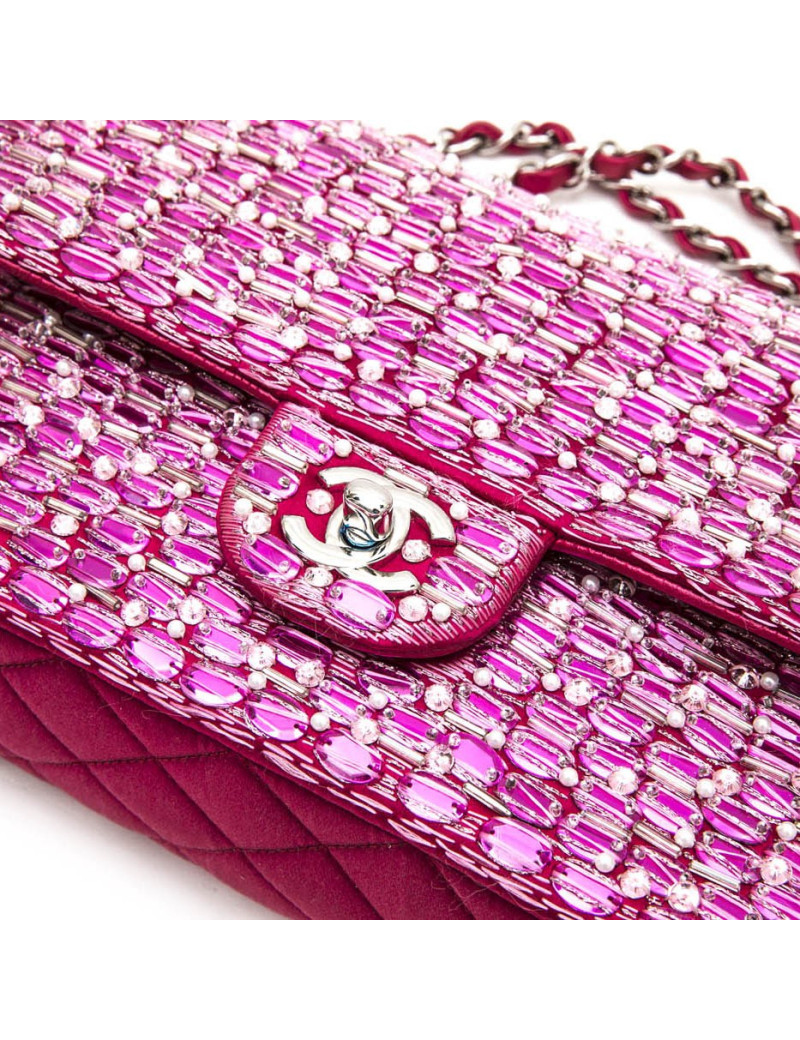 CHANEL couture double flap bag in iridescent fuchsia smooth lambskin and embroidered