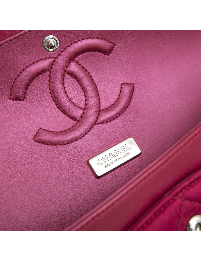 CHANEL couture double flap bag in iridescent fuchsia smooth lambskin and embroidered