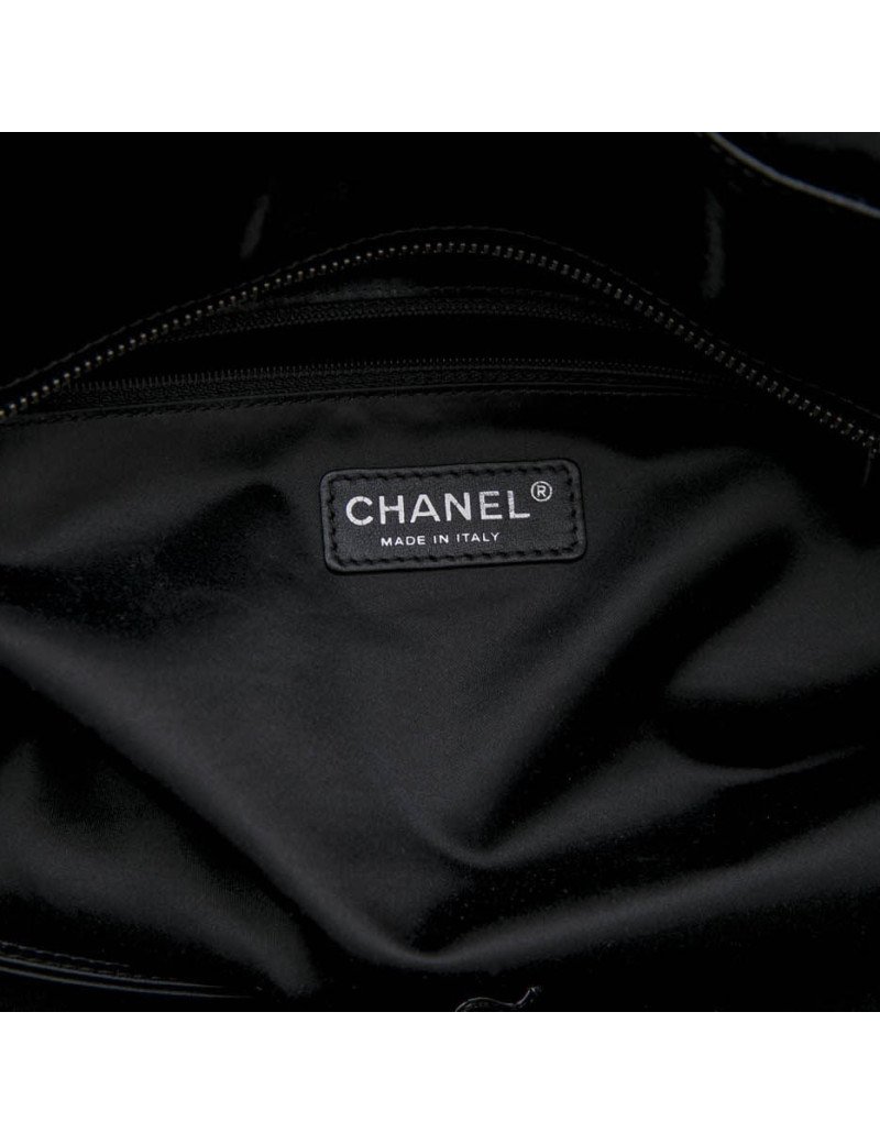 CHANEL large tote bag in black semi-gloss leather