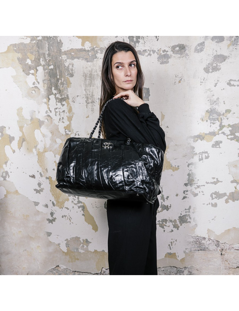 Sac cabas CHANEL cuir lisse noir