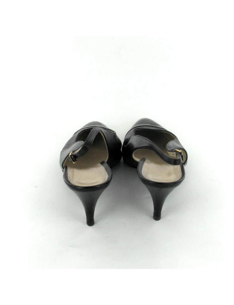 Escarpins T40 CHANEL en cuir et vernis noir