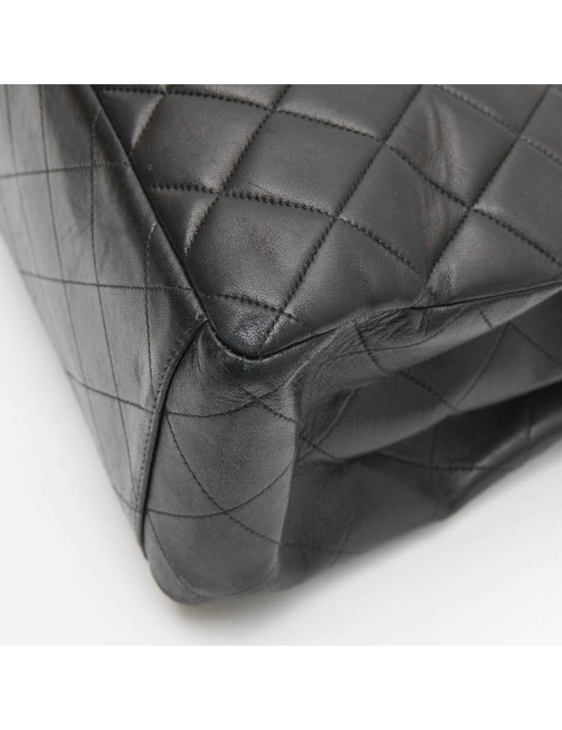 Sac CHANEL cuir d'agneau lisse noir 