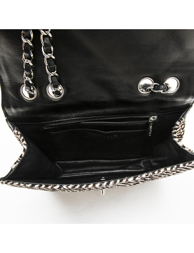 CHANEL flap bag in padded foal calfskin leather and black leather