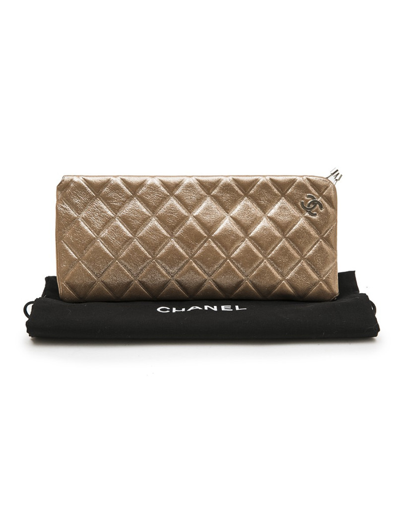 CHANEL evening clutch in gold lamé leather