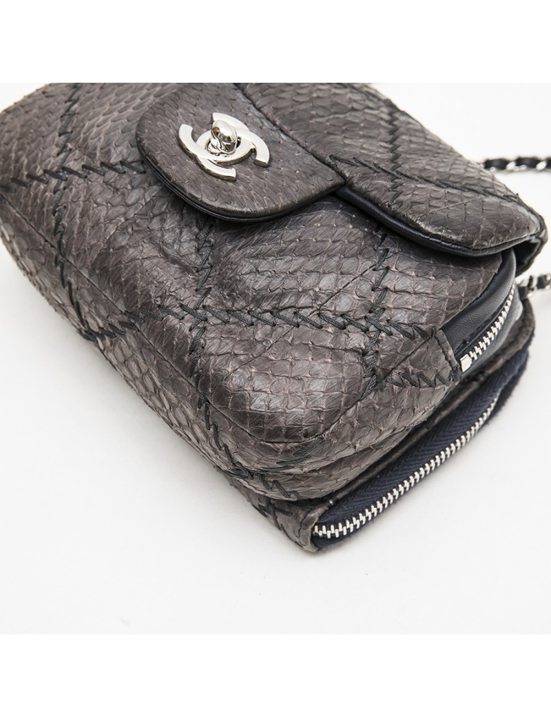 Mini sac CHANEL en serpent d'eau douce  dégradé parme