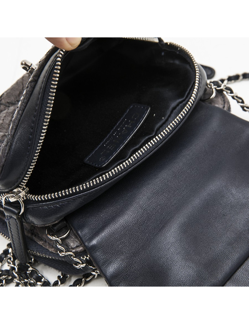 Mini sac CHANEL en serpent d'eau douce  dégradé parme