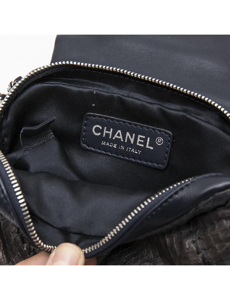 Mini sac CHANEL en serpent d'eau douce  dégradé parme
