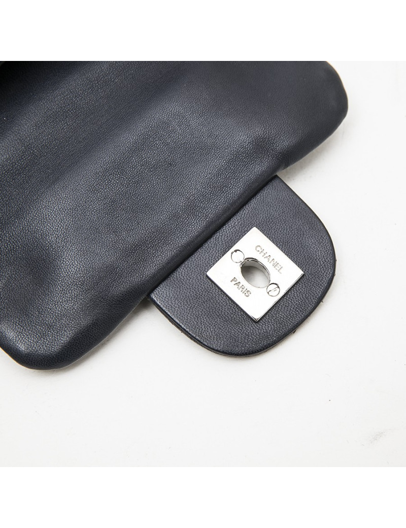 Mini sac CHANEL en serpent d'eau douce  dégradé parme