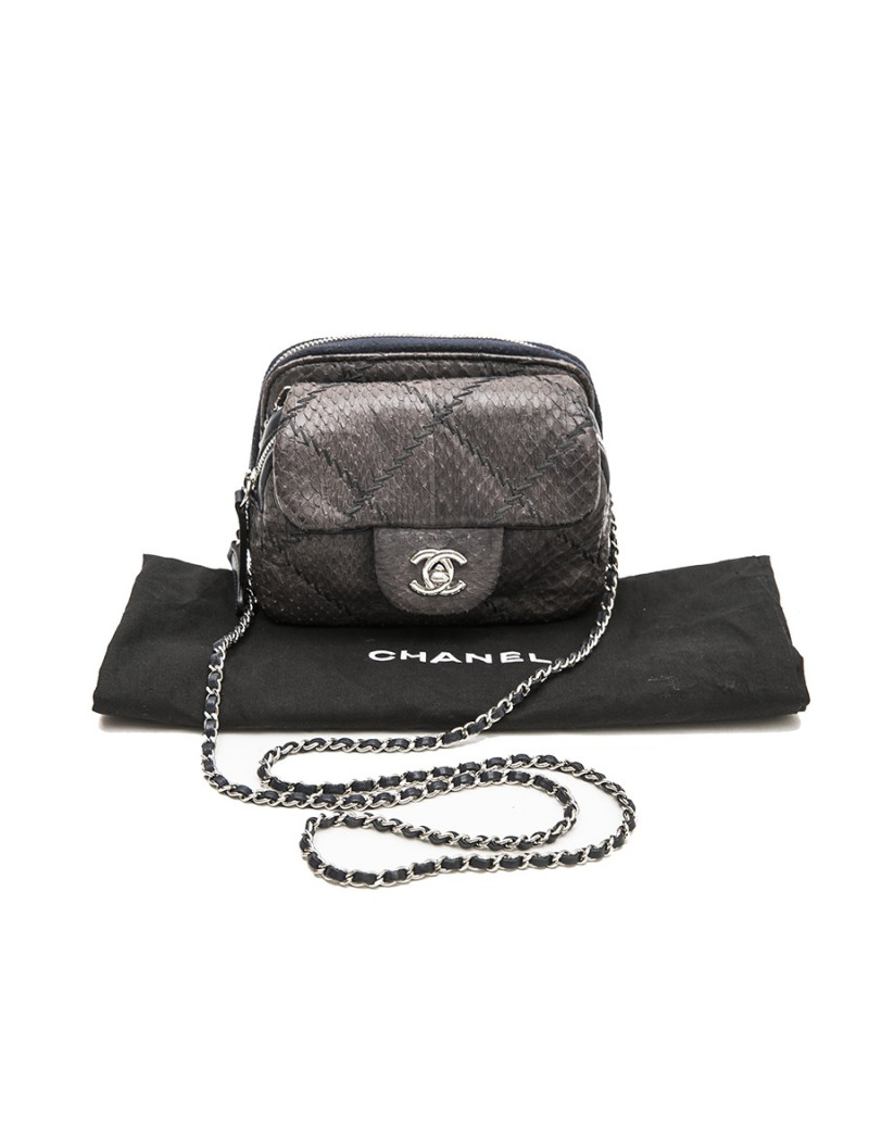 Mini sac CHANEL en serpent d'eau douce  dégradé parme