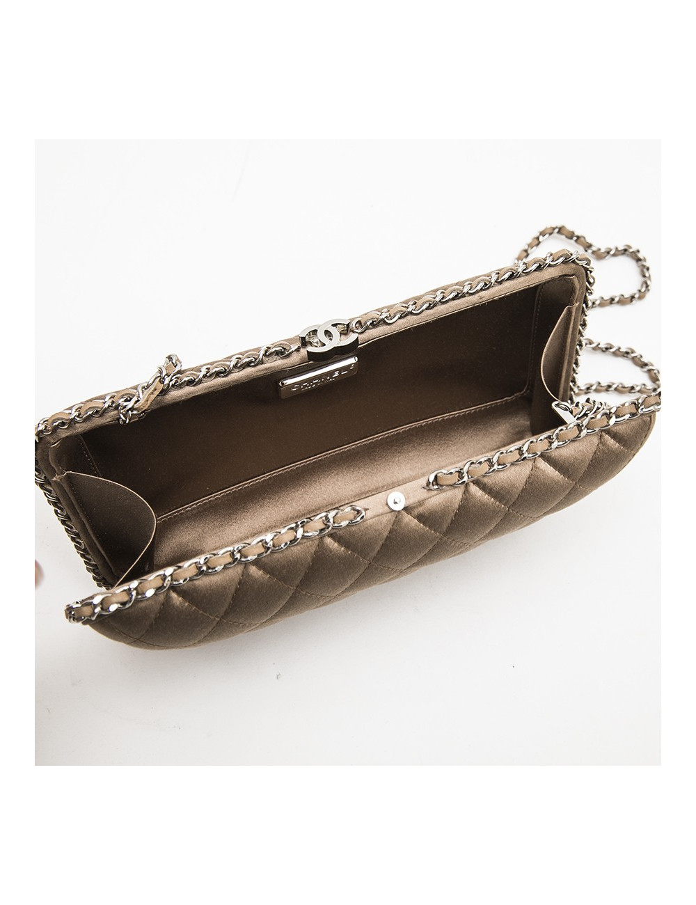 Pochette du soir CHANEL satin beige et chaînettes