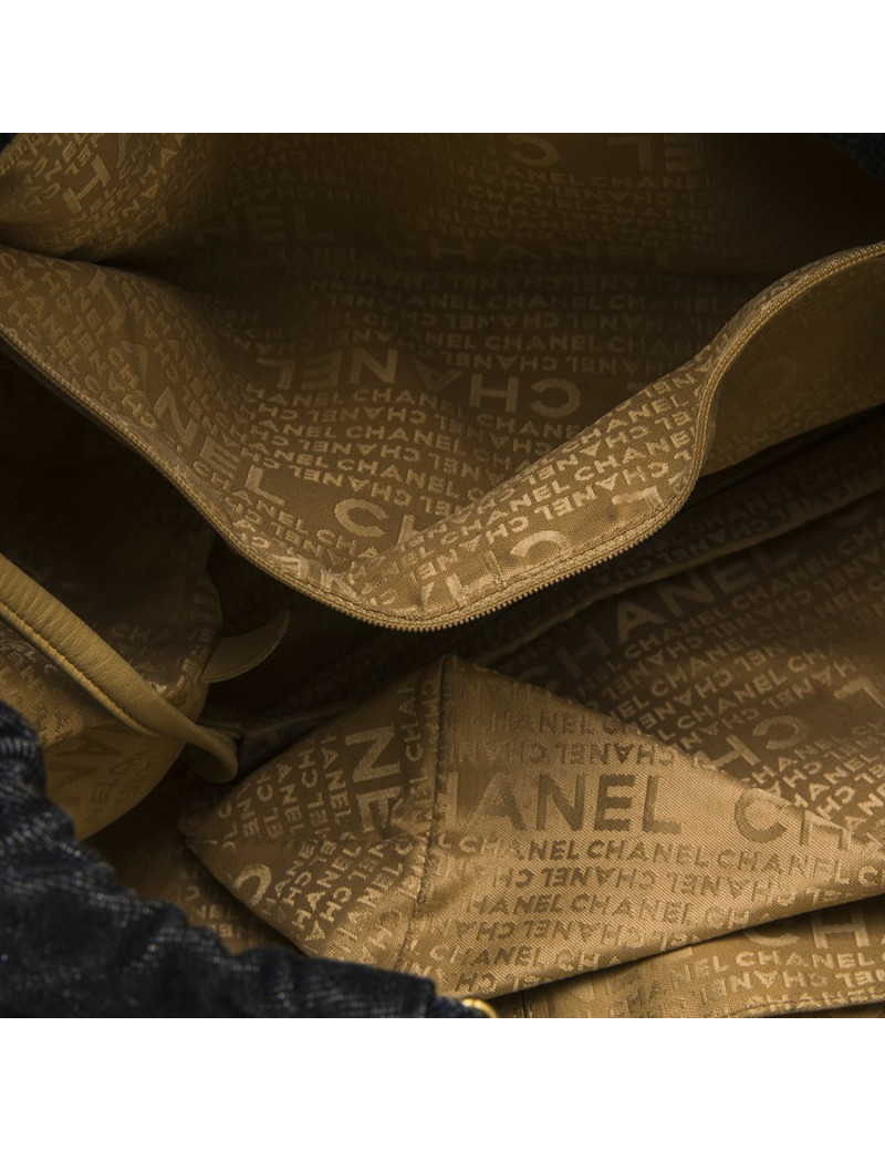 CHANEL Bag in Blue Denim Fabric with Beige Stitching