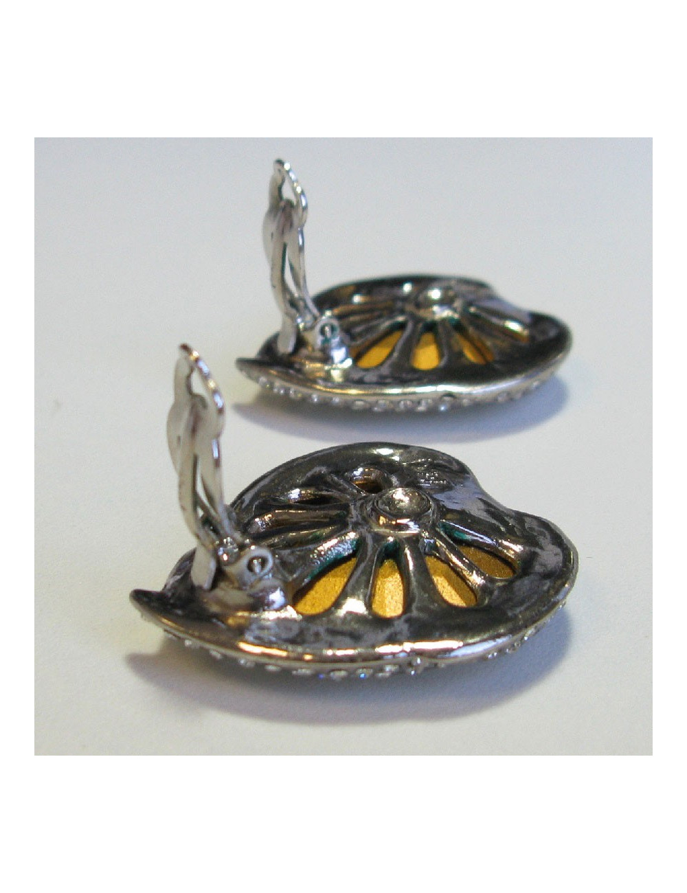 Boucles d'oreille YSL SAINT LAURENT  Vintage coeur en métal argenté et strass blanc