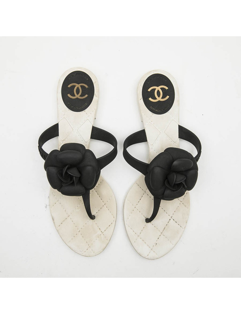 Tongs t 38 CHANEL avec camélias