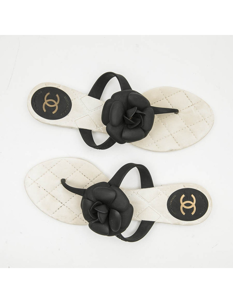 Tongs t 38 CHANEL avec camélias