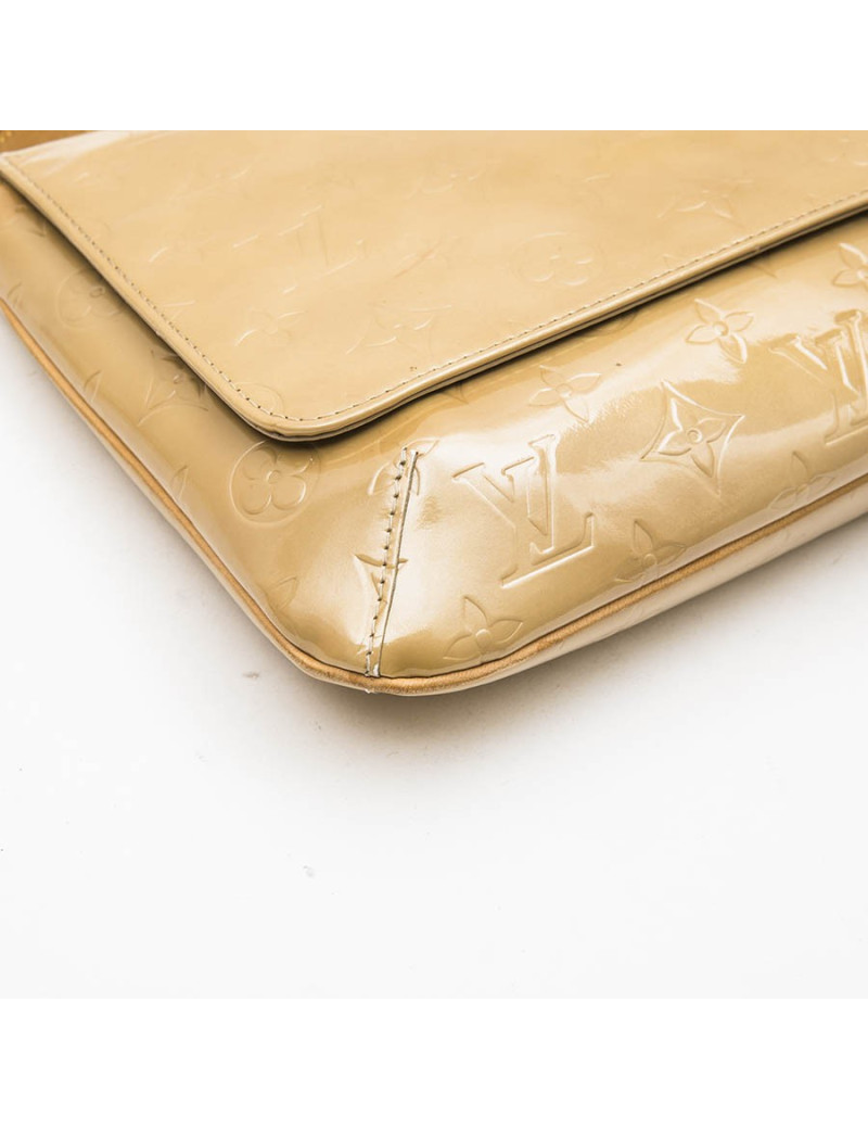  LOUIS VUITTON bag in beige patent leather