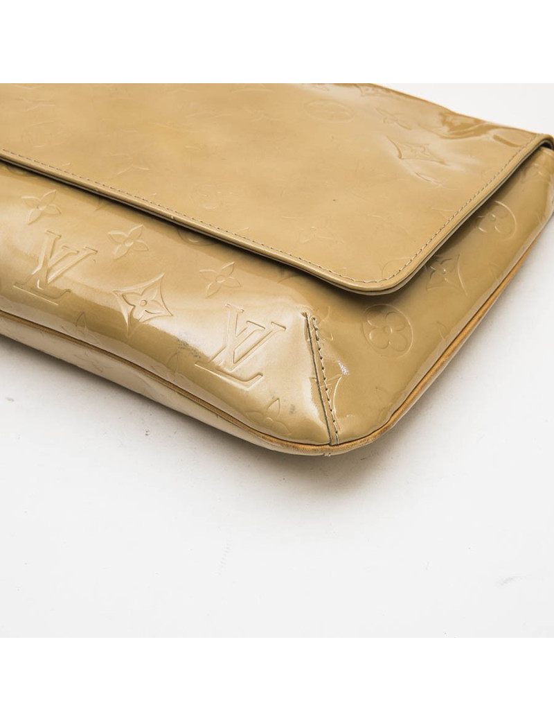  LOUIS VUITTON bag in beige patent leather