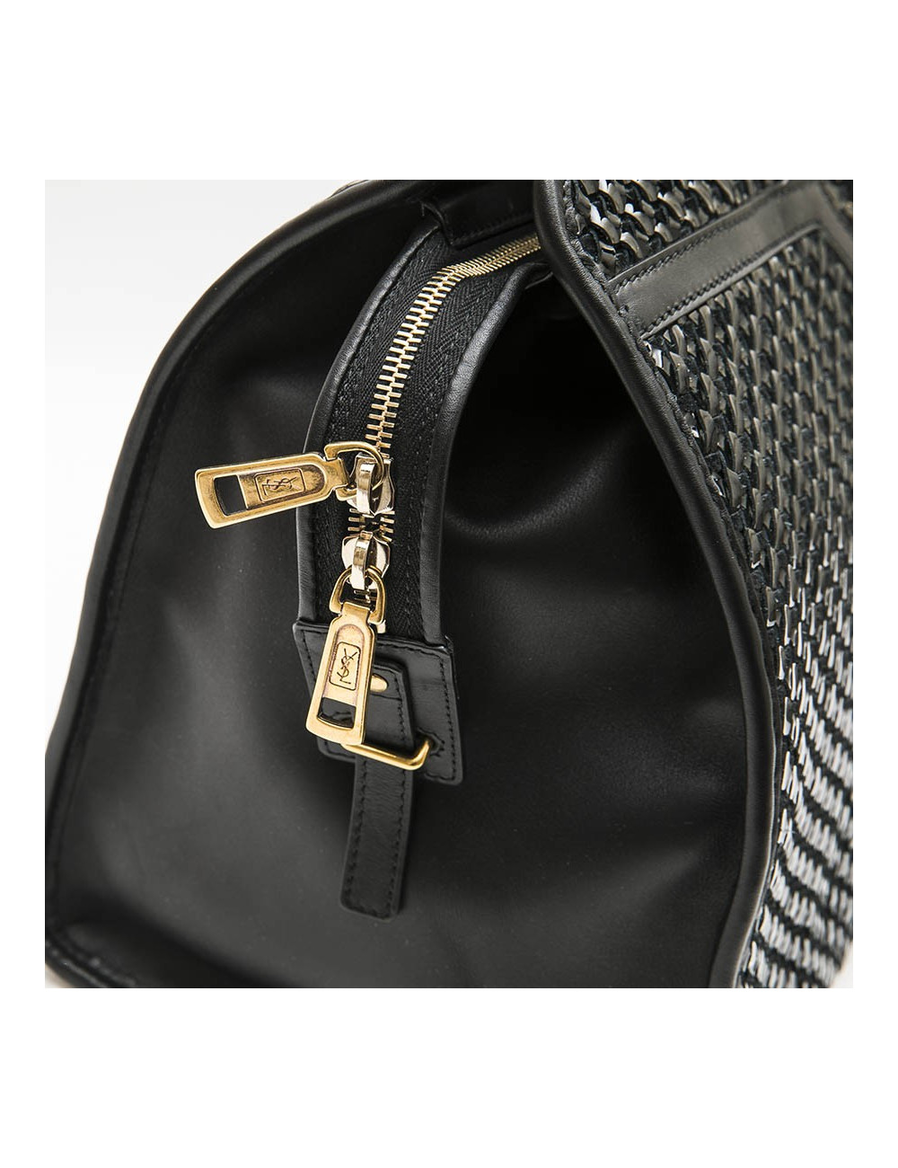 YVES SAINT LAURENT 'Chyc' bag in black leather and braided vinyl