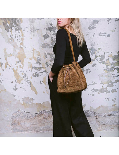 Sac seau CHANEL en daim marron