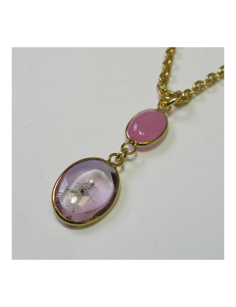 Collier MARGUERITE DE VALOIS  en métal doré et pâte de verre rose