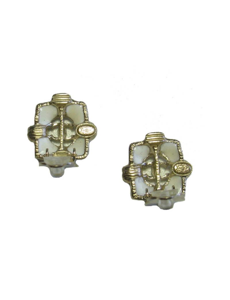 CHANEL stud earrings in gilded metal, ivory resin and pearl beads