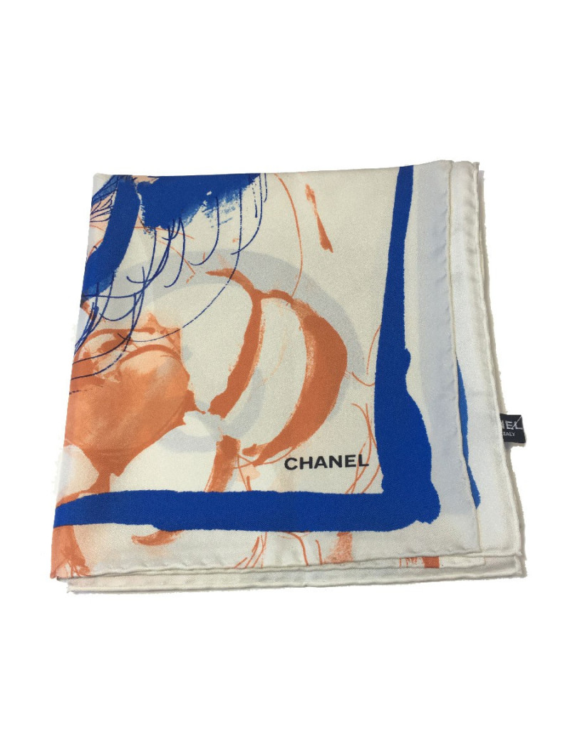 Carré CHANEL camélia en soie multicolore
