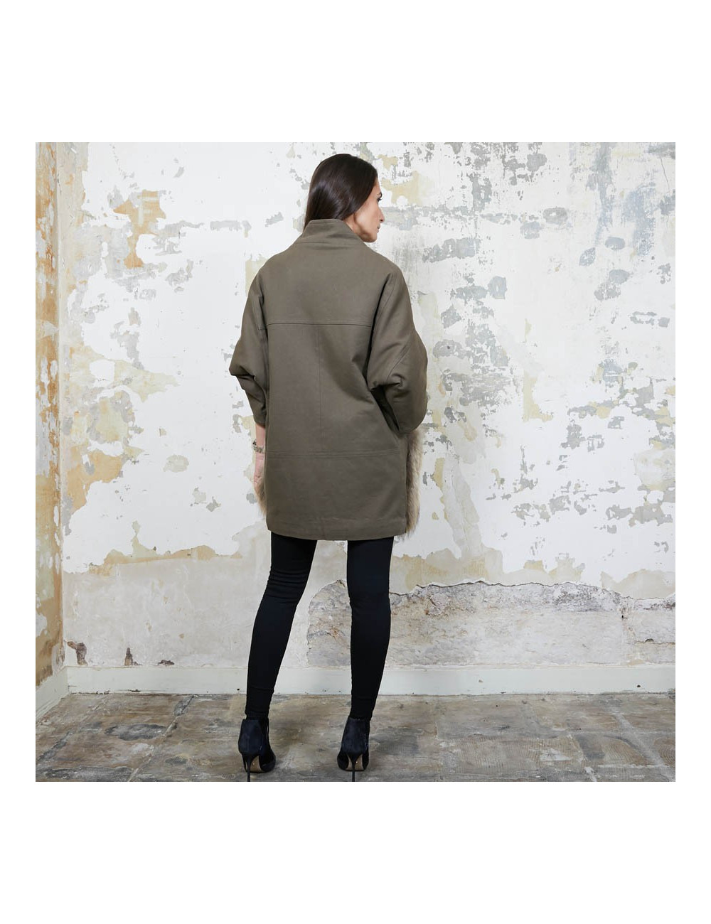 Trench AVA ADORE en toile kaki et poches en renard