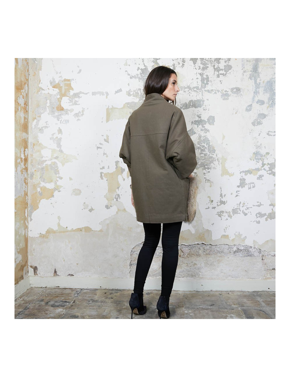 Trench AVA ADORE en toile kaki et poches en renard