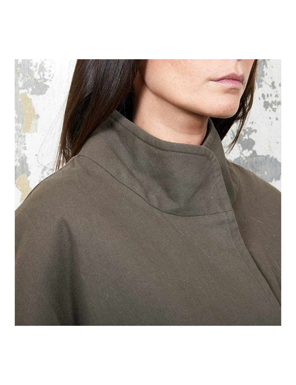 Trench AVA ADORE en toile kaki et poches en renard