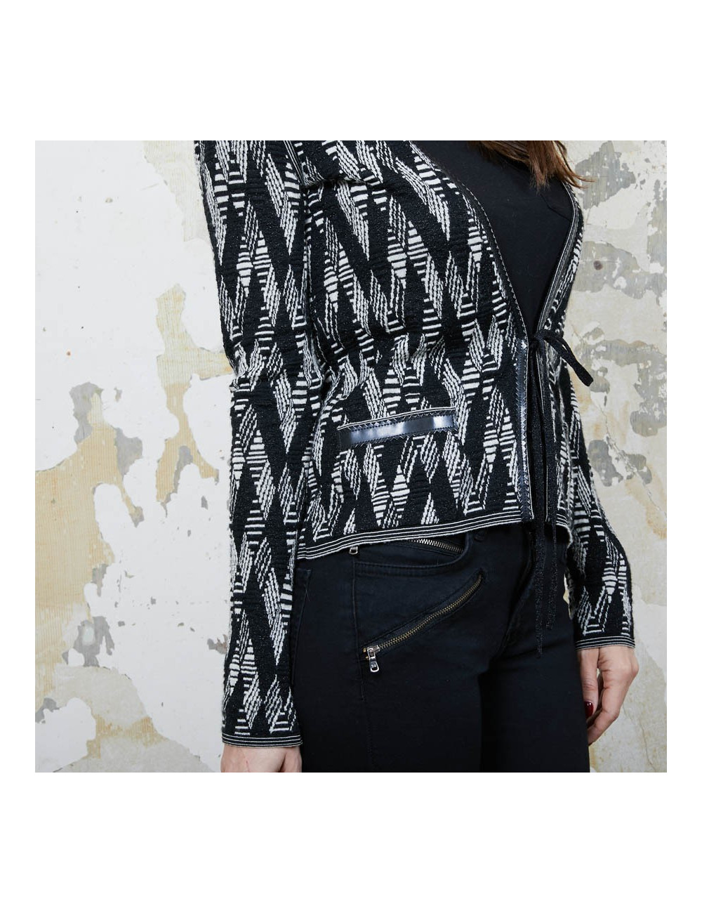 Gilet long  t 36 CHANEL en cachemire noir ET BLANC