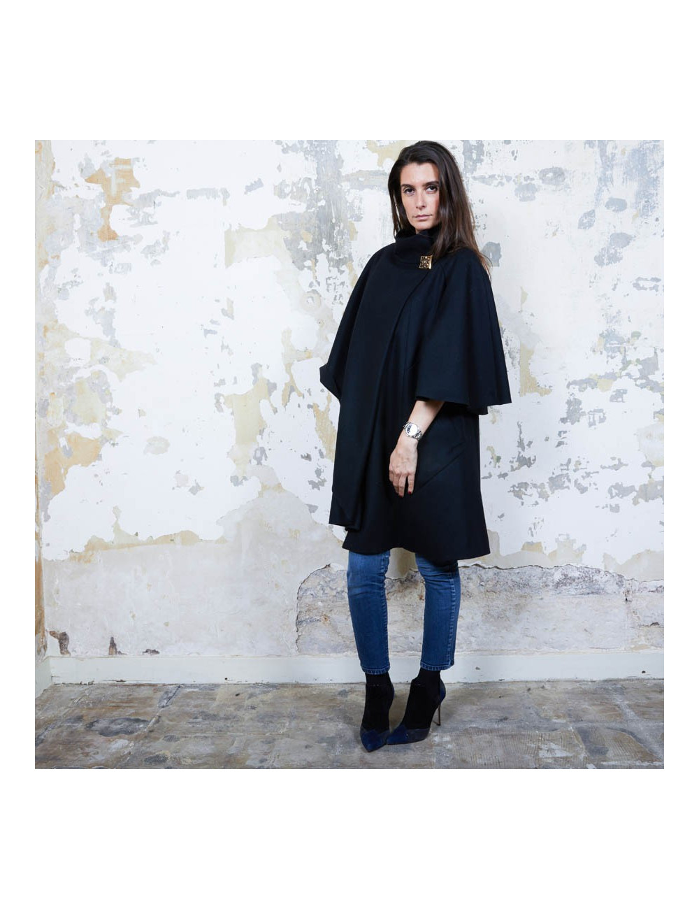 CHANEL T 34 Paris Shanghai Mid-length cape in black wool and cashmere size 34FR