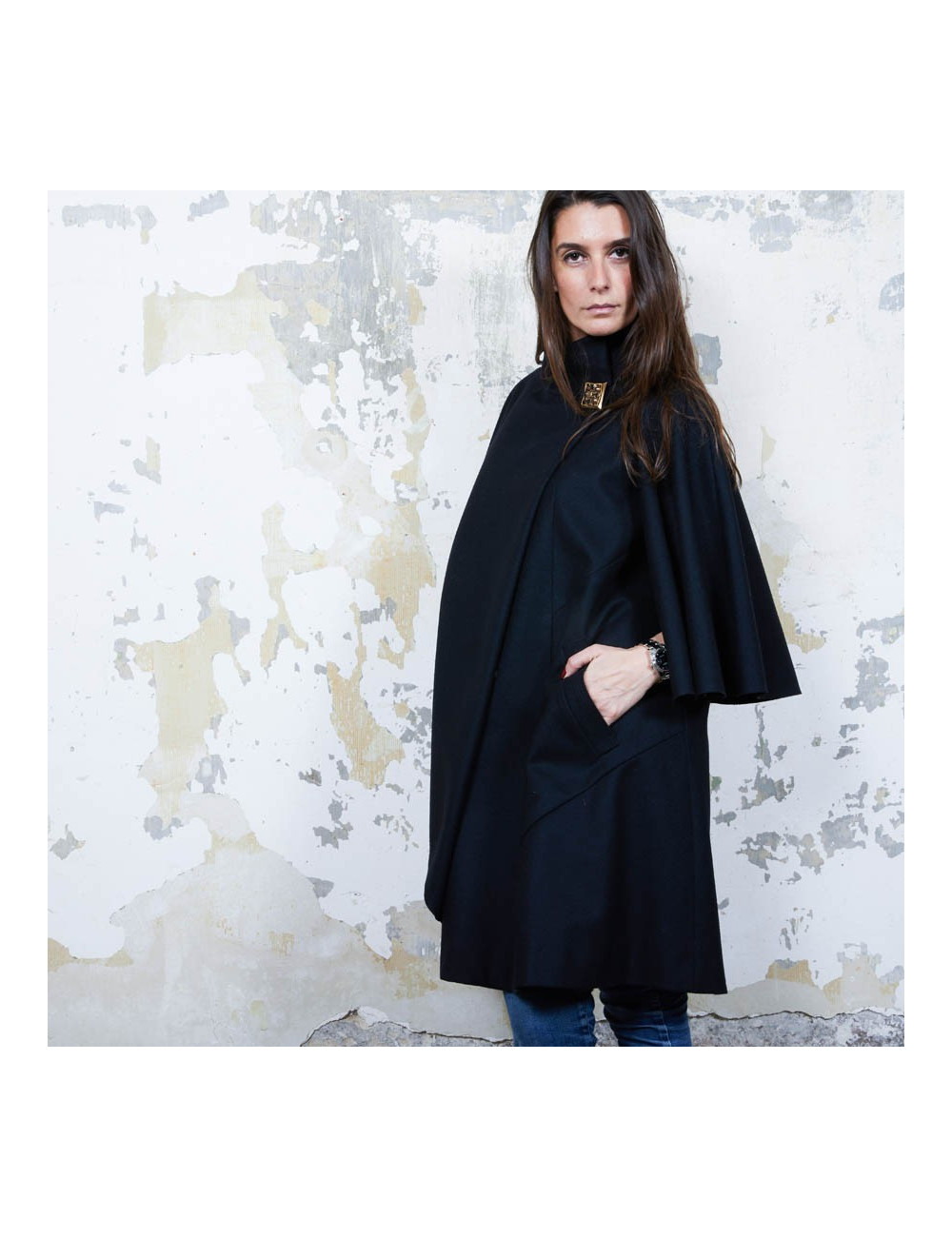 CHANEL T 34 Paris Shanghai Mid-length cape in black wool and cashmere size 34FR